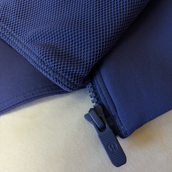 Lululemon front and centre jacket in Stony grape - Picture 4 of 5